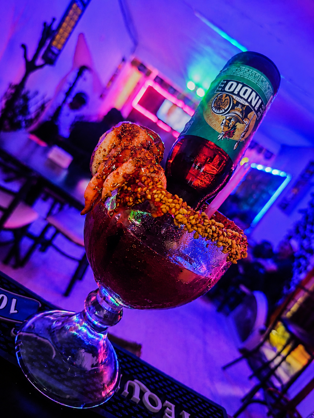 Michelada con cerveza Modelo
